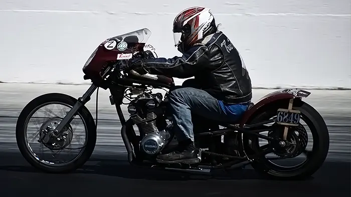 How can you choose a safe helmet?